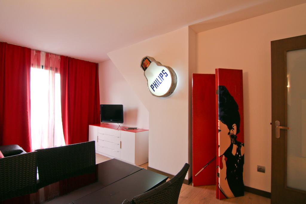 Dolcet L'Hotel Alas Exterior photo